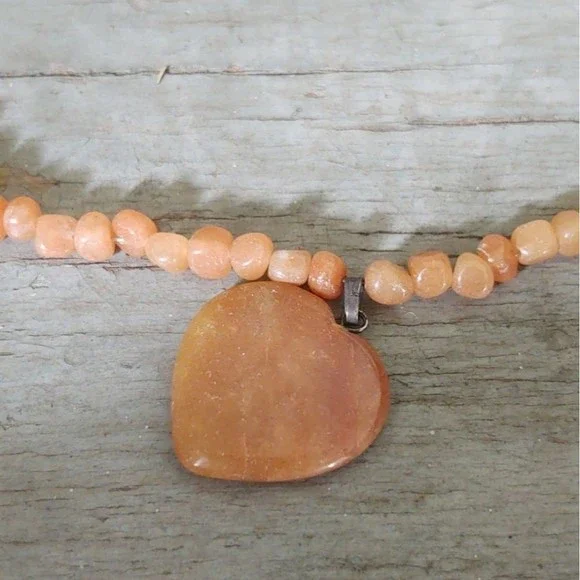 Handmade VTG Orange Aventurine Polished Chip / Heart Pendant Bracelet 7" - Picture 2 of 5